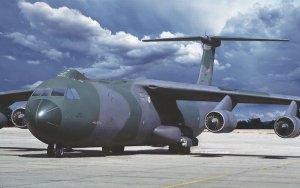 RODEN 331 - 1:144 Lockheed C-141 B Starlifter