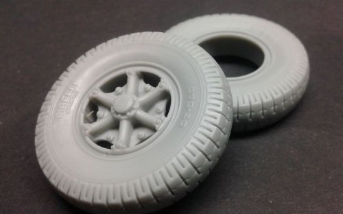 Przejdź do produktu PANZERART RE35-582 - 1:35 Lancia 3Ro Road wheels (civillian pattern)