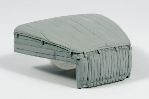 Przejdź do produktu PANZERART RE35-366 - 1:35 URAL 4320 engine deck with canvas cover