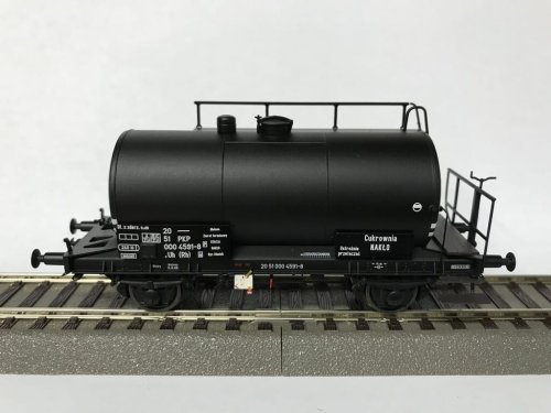 Przejdź do produktu EXACT-TRAIN 20546 H0 - Wagon cysterna 24m3 Uerdinger PKP