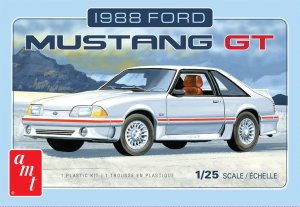 AMT 1216 - 1:25 1988 Ford Mustang GT