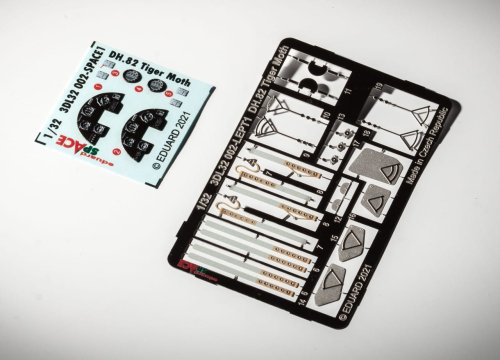 Przejdź do produktu EDUARD 3DL32002 - 1:32 DH. 82A Tiger Moth - Space 3D Decals + PE