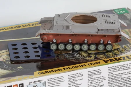 1-35-QUICKWHEEL-QW-186-PzKpfw-IV-AusfH-Zvezda c.jpg