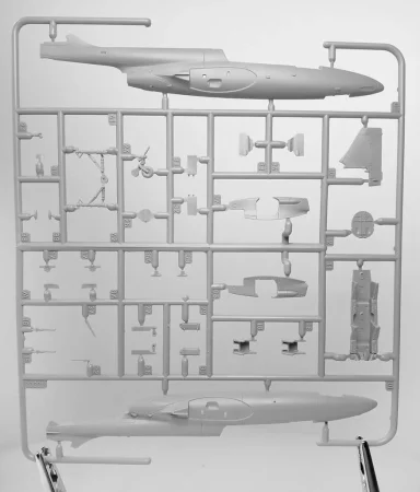 ARMA HOBBY-70010-TS-11-Iskra-bis-DF (5).jpg