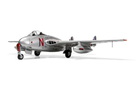 Airfix-06107-de-havilland-vampire-f3 (4).jpg
