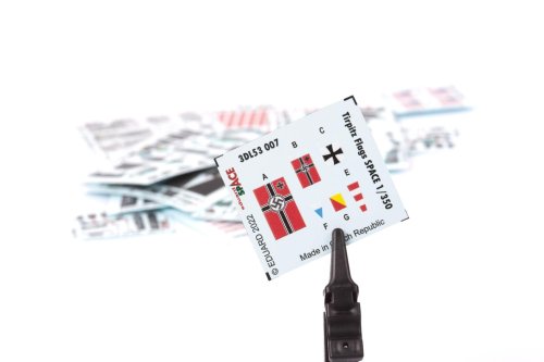 Przejdź do produktu Eduard 3DL53007 - 1:350 Tirpitz flags Space 3D Decals