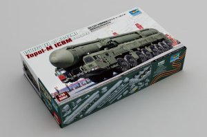 Trumpeter 01082 - 1:35 15U175 TEL of RS-12M1 Topol-M ICBM complex