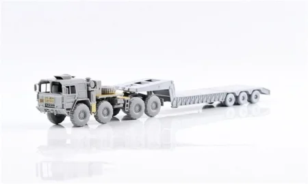 modelcollect-UA72341 (2).jpeg