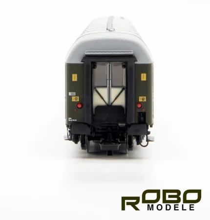 robo-222050-ee.jpg