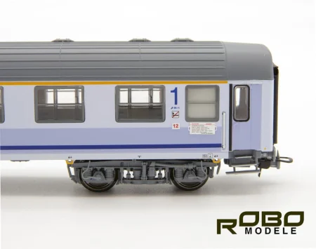 robo-200210-1d.jpg