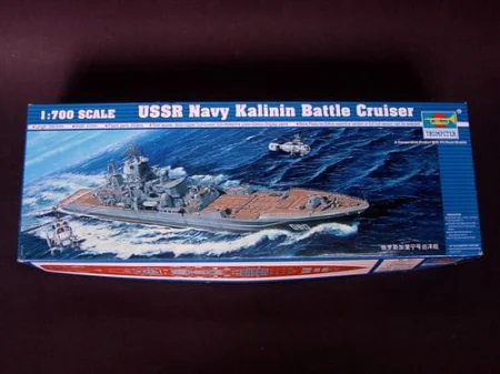 Trumpeter-05709-USSR-Navy-Kalinin-cruiser (2).jpg