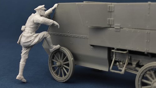 Przejdź do produktu Copper State Models CSM F35031 - 1:35 Canadian Motor MG Brigade Crewman Getting In
