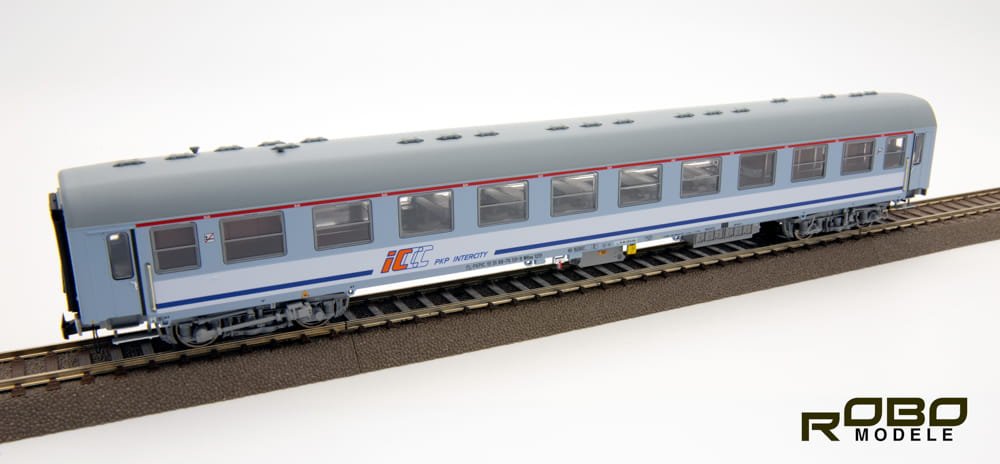 robo-260200-wagon-barowy.jpg