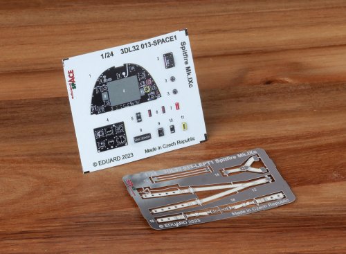 Przejdź do produktu Eduard 3DL32013 - 1:32 Spitfire Mk.IXc Space 3D Decals + PE