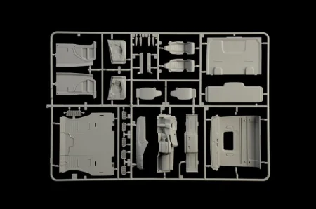 italeri-3679-Scania S770 (2).jpeg