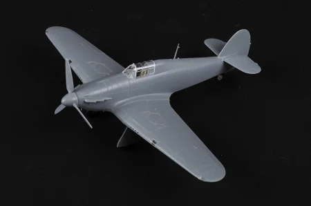 Hobby-Boss-81777 -Hurricane (7).jpg