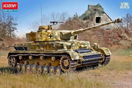 Academy-13528-Panzer-IVH (1).jpg
