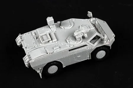 Trumpeter-07402-German-Fennek-LGS (7).jpg