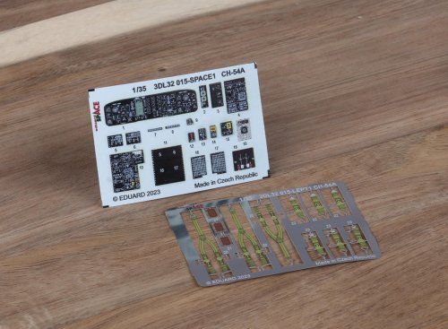 Przejdź do produktu Eduard 3DL32015 - 1:35 CH-54A Space 3D Decals + PE