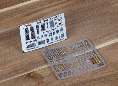 Przejdź do produktu Eduard 3DL48123 - 1:48 F-4E Space 3D Decals + PE