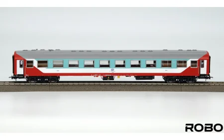 robo-260710-wagon-bar-113a-papuga-3.jpg