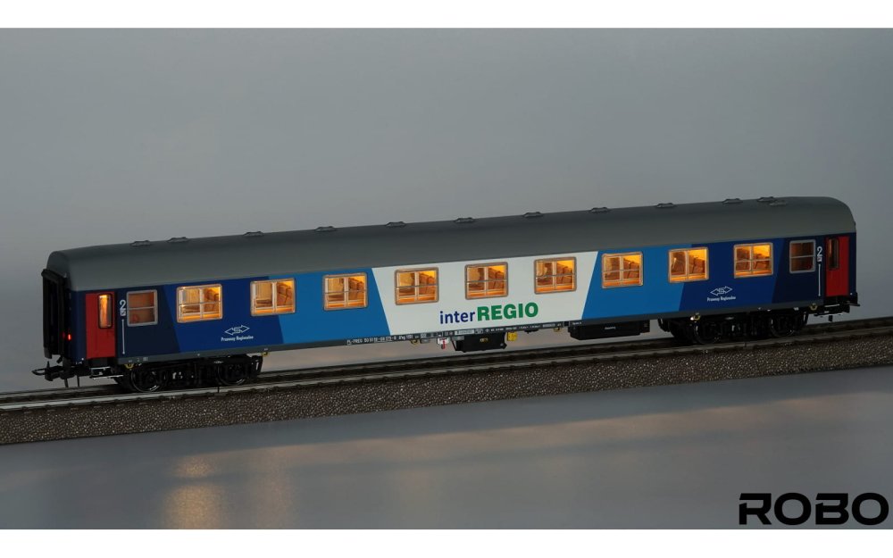 robo-212851-wagon-osobowy-przewozy-regionalne-interregio-2-kl-stacja-leszno-model-z-oswietleniem.jpg