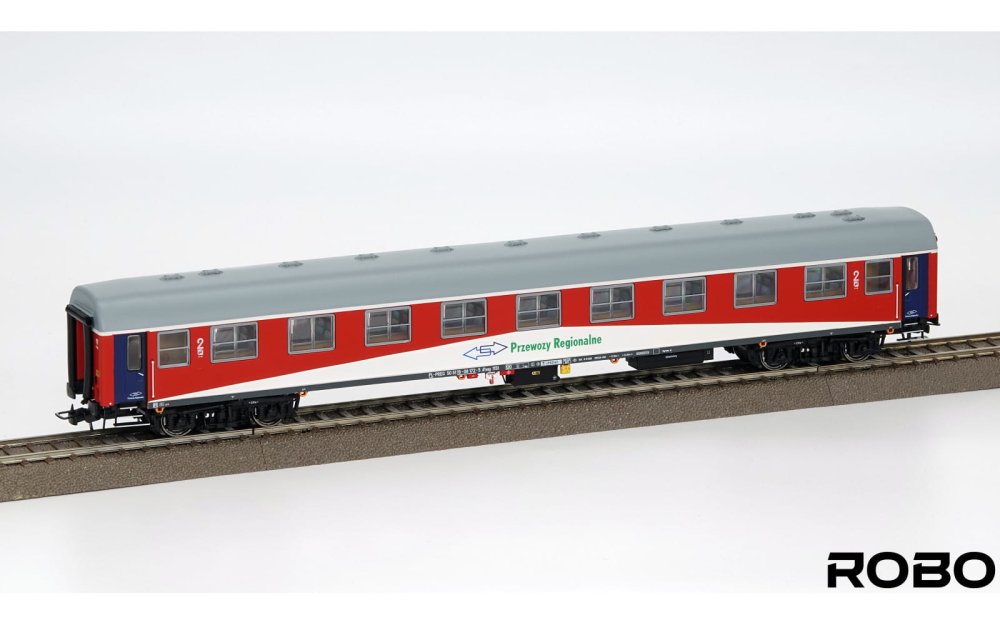robo-212840-wagon-osobowy-przewozy-regionalne-malboro-2-kl-stacja-leszno.jpg
