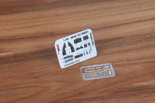 Przejdź do produktu Eduard 3DL48137 - 1:48 Vampire FB.5 Space 3D Decals + PE
