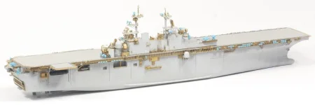 Pontos-37001R1-USS-LHD-2-Essex-Kit-plus-Detail-Up-Set (16).jpg