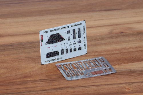 Przejdź do produktu Eduard 3DL32021 - 1:35 AH-1G early Space 3D Decals + PE