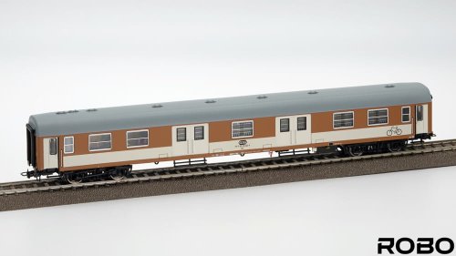 Przejdź do produktu Robo 280321 H0 - Wagon bagażowy rowerowy typu 209C PKP Gdynia ep.V z oświetleniem