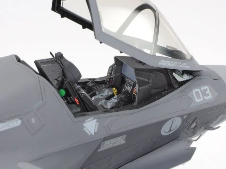 Tamiya-61125-F-35B-Lightning II (13).jpg