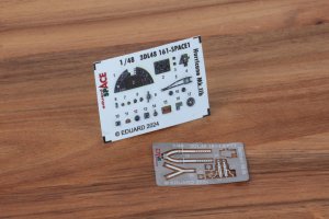 Eduard 3DL48161 - 1:48 Hurricane Mk.IIb Space 3D Decals + PE