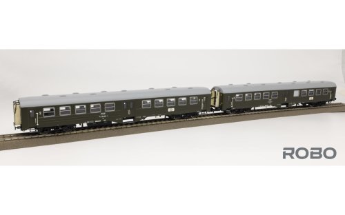 Przejdź do produktu Robo 300011 H0 - Zestaw 2 wagonów typu 102Ab Ryflak 2 kl. PKP Białogard ep.V z oświetleniem