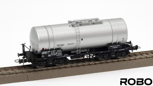 Przejdź do produktu Robo 120430 H0 - Wagon cysterna typu 406Ra, Zakłady Chemiczne Oświęcim, PKP ep. IV
