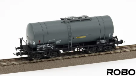 robo-model-cysterny-pkp-110440.jpg