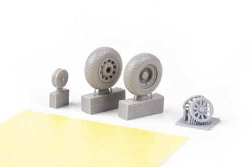 Przejdź do produktu Eduard 648990 - 1:48 P-51B/C wheels diamond tread 2