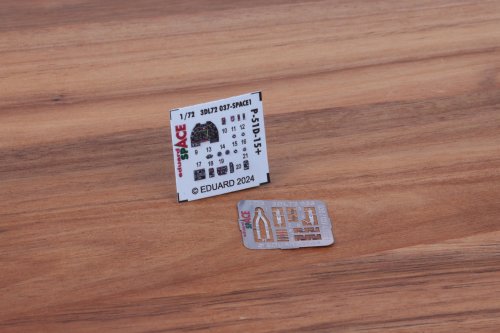 Przejdź do produktu Eduard 3DL72037 - 1:72 P-51D-15+ Space 3D Decals + PE