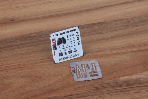 Przejdź do produktu Eduard 3DL72036 - 1:72 P-51D-10 Space 3D Decals + PE