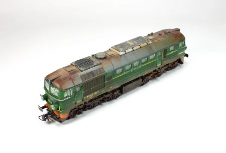 roco-71753-model-lokomotywy-st44-pkp-patynowany-6.jpg