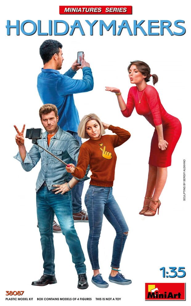 miniart-38087-holidaymakers.jpg