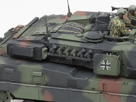 tamiya-35387-leopard-2a7v (6).jpg