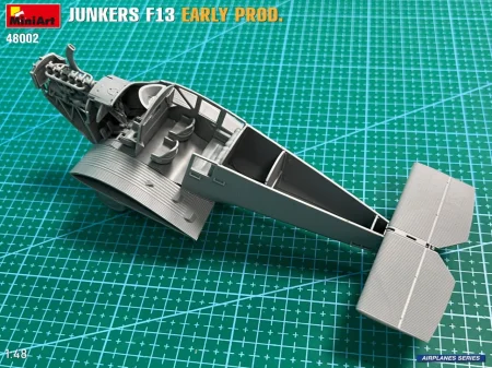 miniart-48002-junkers-f13 (3).jpg