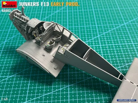 miniart-48002-junkers-f13 (4).jpg