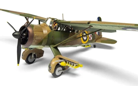 airfix-07116-lysander (8).jpg