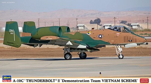 Przejdź do produktu Hasegawa 02478 - 1:72 A-10C Thunderbolt II Demonstration Team Vietnam Scheme