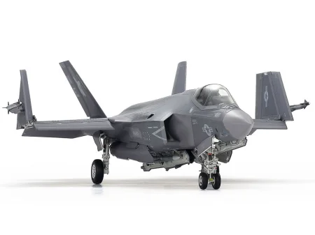 Tamiya-61127-F-35-Lightning-II (4).jpg