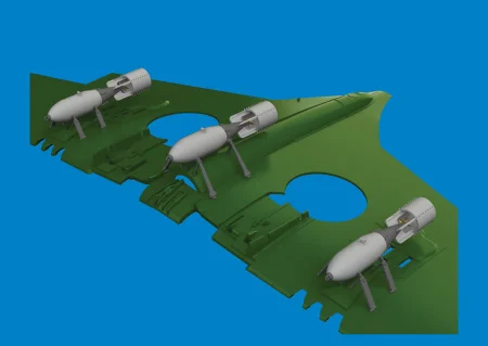 6481082_P-40 250lb MC British bomb_2.jpg