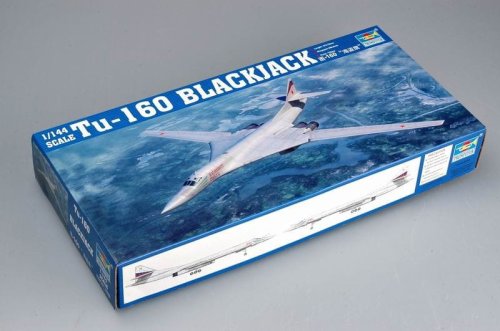 Przejdź do produktu Trumpeter 03906 - 1:144 Tupolev Tu-160 BlackJack Bomber