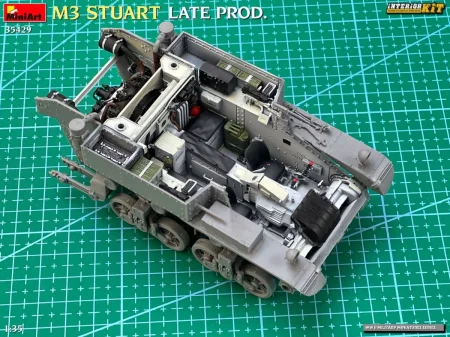 Miniart-35429-M3-Stuart (10).jpg
